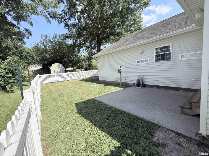 1408 MAIN Street, Carterville, Illinois 62918, 3 Bedrooms Bedrooms, 0 ,2 BathroomsBathrooms,Residential,For Sale,MAIN,0,RMAEB459277