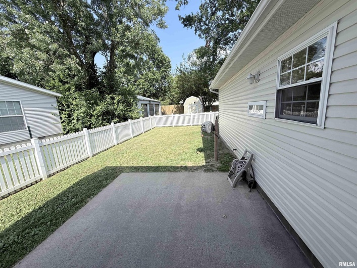 1408 MAIN Street, Carterville, Illinois 62918, 3 Bedrooms Bedrooms, 0 ,2 BathroomsBathrooms,Residential,For Sale,MAIN,0,RMAEB459277
