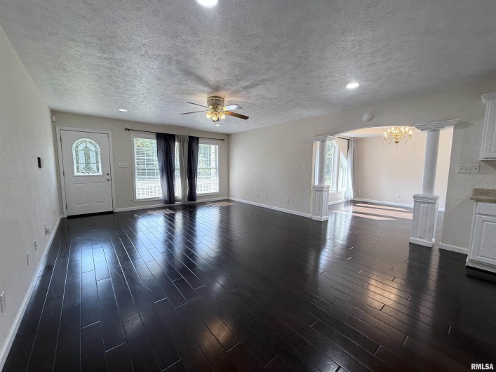 1408 MAIN Street, Carterville, Illinois 62918, 3 Bedrooms Bedrooms, 0 ,2 BathroomsBathrooms,Residential,For Sale,MAIN,0,RMAEB459277
