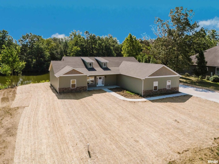 704 JONATHAN Lane, Carterville, Illinois 62918, 4 Bedrooms Bedrooms, 0 ,2 BathroomsBathrooms,Residential,For Sale,JONATHAN,0,RMAEB459279