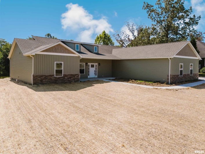 704 JONATHAN Lane, Carterville, Illinois 62918, 4 Bedrooms Bedrooms, 0 ,2 BathroomsBathrooms,Residential,For Sale,JONATHAN,0,RMAEB459279