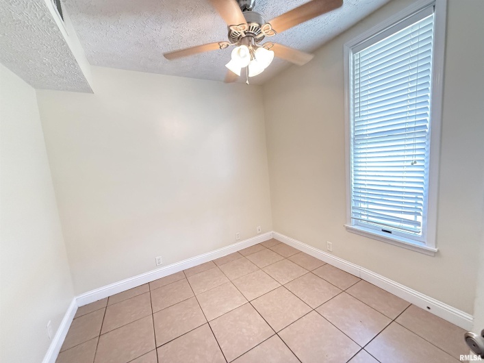 304 COLLEGE Street, Carbondale, Illinois 62901, 0 , 0 ,0,Residential Income,For Sale,COLLEGE,0,RMAEB459284