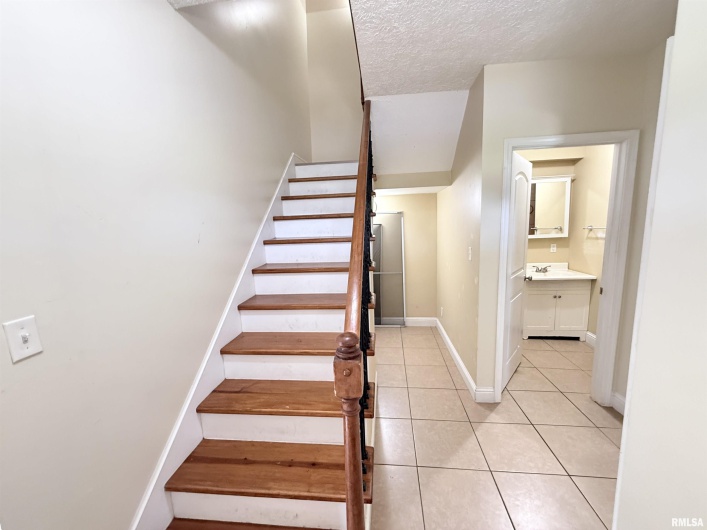 304 COLLEGE Street, Carbondale, Illinois 62901, 0 , 0 ,0,Residential Income,For Sale,COLLEGE,0,RMAEB459284
