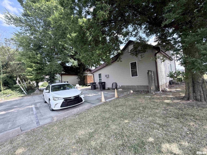 304 COLLEGE Street, Carbondale, Illinois 62901, 0 , 0 ,0,Residential Income,For Sale,COLLEGE,0,RMAEB459284