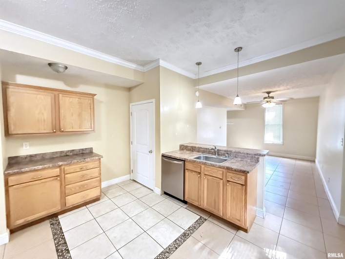 304 COLLEGE Street, Carbondale, Illinois 62901, 0 , 0 ,0,Residential Income,For Sale,COLLEGE,0,RMAEB459284