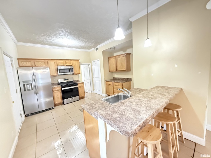 304 COLLEGE Street, Carbondale, Illinois 62901, 0 , 0 ,0,Residential Income,For Sale,COLLEGE,0,RMAEB459284
