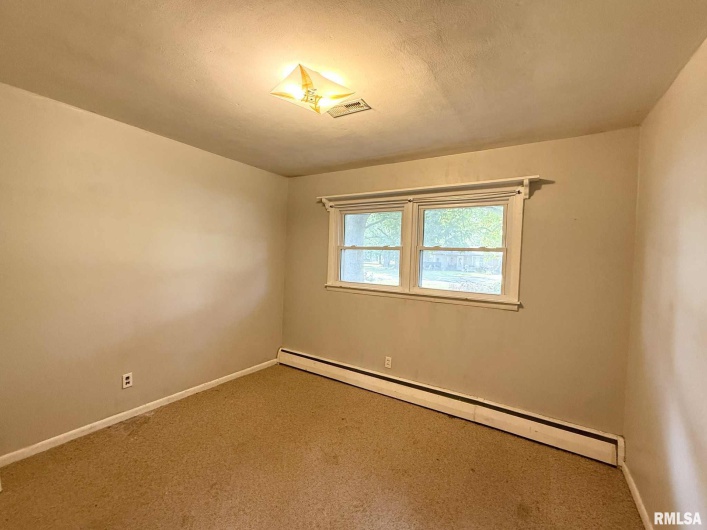 310 Brenda Lane, Energy, Illinois 62933, 3 Bedrooms Bedrooms, 0 ,1 BathroomBathrooms,Residential,For Sale,Brenda,0,RMAQC4266034