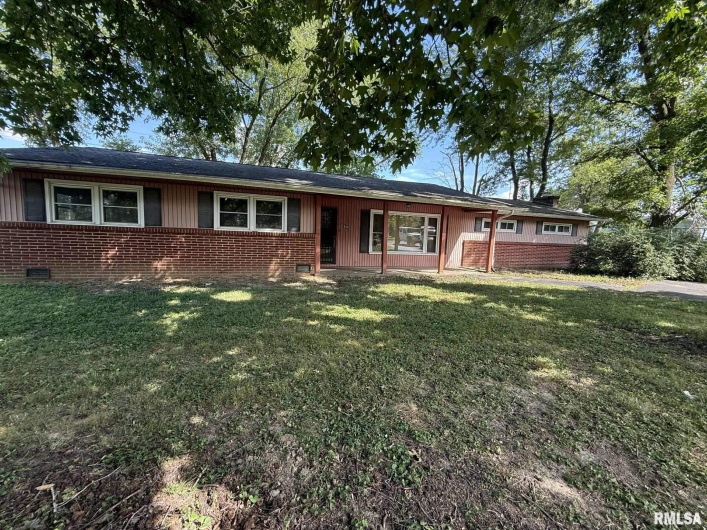 310 Brenda Lane, Energy, Illinois 62933, 3 Bedrooms Bedrooms, 0 ,1 BathroomBathrooms,Residential,For Sale,Brenda,0,RMAQC4266034