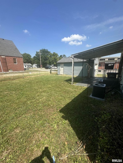 520 DAVIS Street, Carbondale, Illinois 62901, 2 Bedrooms Bedrooms, 0 ,1 BathroomBathrooms,Residential,For Sale,DAVIS,0,RMAQC4266463