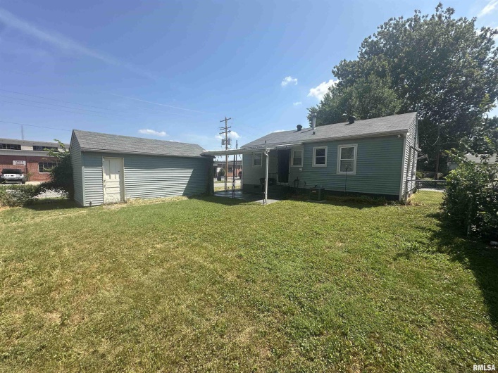 520 DAVIS Street, Carbondale, Illinois 62901, 2 Bedrooms Bedrooms, 0 ,1 BathroomBathrooms,Residential,For Sale,DAVIS,0,RMAQC4266463