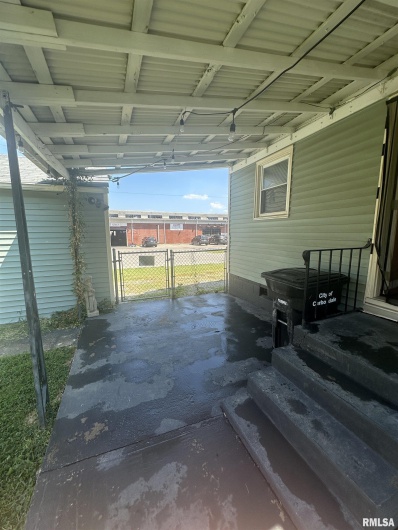 520 DAVIS Street, Carbondale, Illinois 62901, 2 Bedrooms Bedrooms, 0 ,1 BathroomBathrooms,Residential,For Sale,DAVIS,0,RMAQC4266463