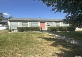 520 DAVIS Street, Carbondale, Illinois 62901, 2 Bedrooms Bedrooms, 0 ,1 BathroomBathrooms,Residential,For Sale,DAVIS,0,RMAQC4266463
