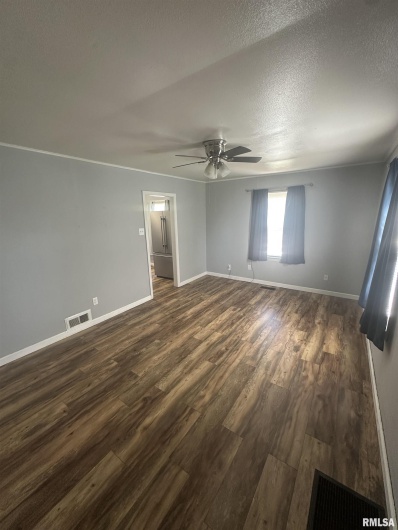 520 DAVIS Street, Carbondale, Illinois 62901, 2 Bedrooms Bedrooms, 0 ,1 BathroomBathrooms,Residential,For Sale,DAVIS,0,RMAQC4266463