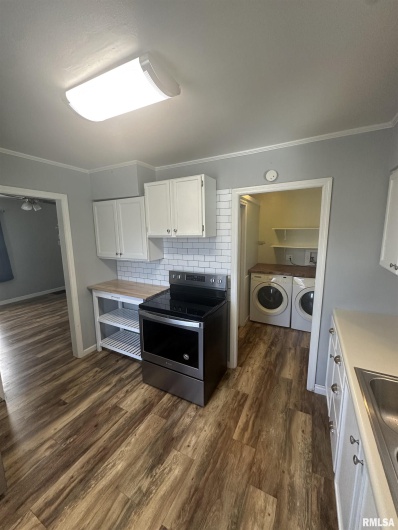 520 DAVIS Street, Carbondale, Illinois 62901, 2 Bedrooms Bedrooms, 0 ,1 BathroomBathrooms,Residential,For Sale,DAVIS,0,RMAQC4266463