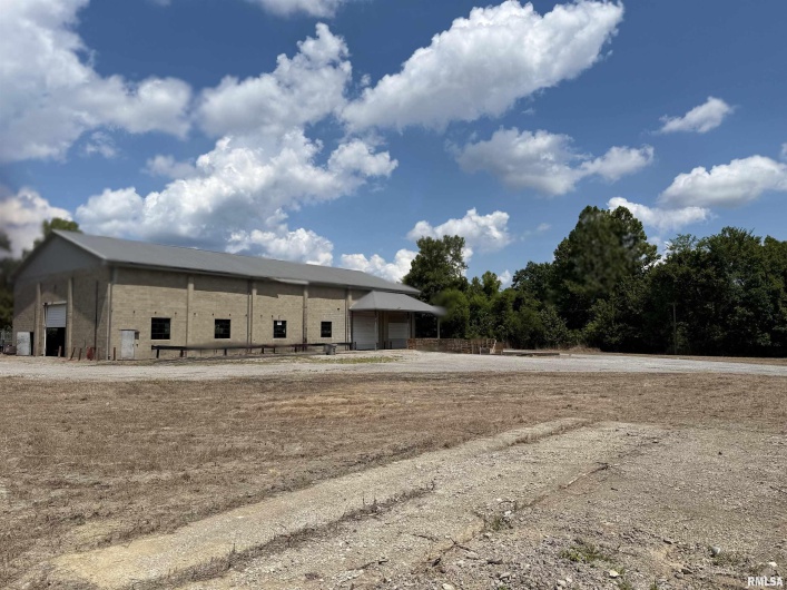 300 Longstreet Road, Marion, Illinois 62959, 0 , 0 ,0,Commercial Lease,For Sale,Longstreet,0,RMAEB459299