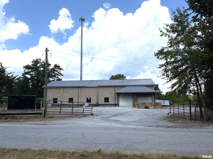300 Longstreet Road, Marion, Illinois 62959, 0 , 0 ,0,Commercial Lease,For Sale,Longstreet,0,RMAEB459299