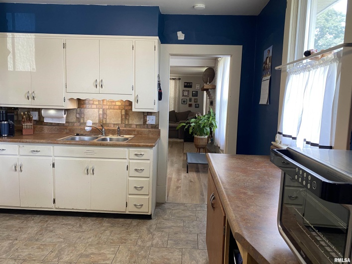 2101 DEWEY Street, Murphysboro, Illinois 62966, 2 Bedrooms Bedrooms, 0 ,1 BathroomBathrooms,Residential,For Sale,DEWEY,0,RMAEB459300
