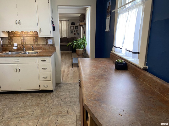 2101 DEWEY Street, Murphysboro, Illinois 62966, 2 Bedrooms Bedrooms, 0 ,1 BathroomBathrooms,Residential,For Sale,DEWEY,0,RMAEB459300