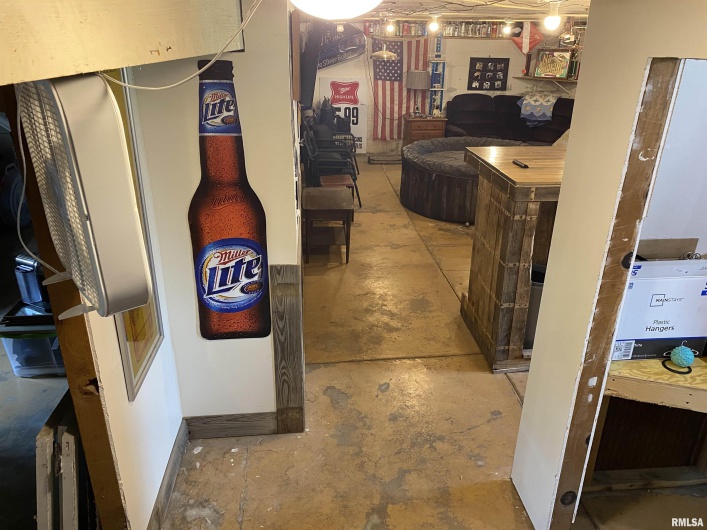 2101 DEWEY Street, Murphysboro, Illinois 62966, 2 Bedrooms Bedrooms, 0 ,1 BathroomBathrooms,Residential,For Sale,DEWEY,0,RMAEB459300