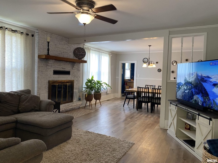 2101 DEWEY Street, Murphysboro, Illinois 62966, 2 Bedrooms Bedrooms, 0 ,1 BathroomBathrooms,Residential,For Sale,DEWEY,0,RMAEB459300