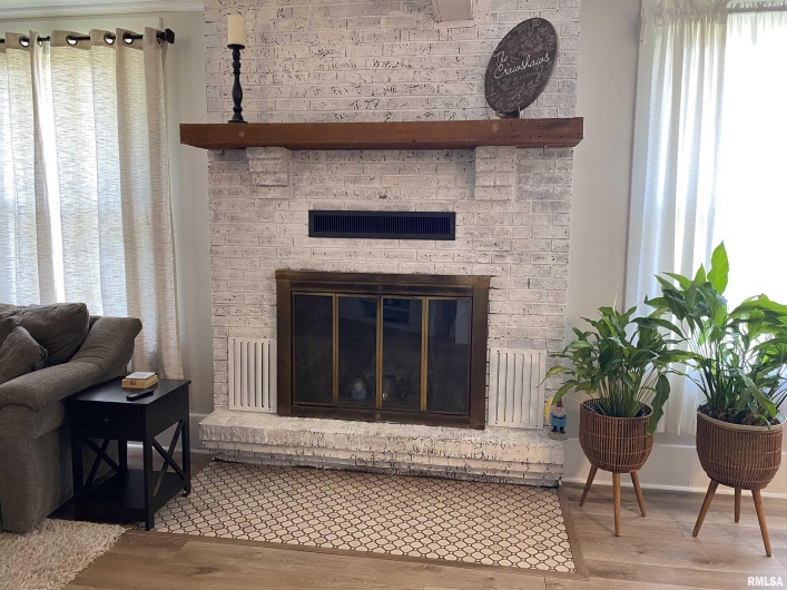 2101 DEWEY Street, Murphysboro, Illinois 62966, 2 Bedrooms Bedrooms, 0 ,1 BathroomBathrooms,Residential,For Sale,DEWEY,0,RMAEB459300