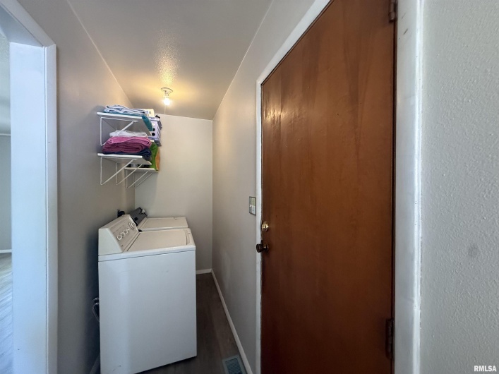 1007 WILLOW Street, Carbondale, Illinois 62901, 2 Bedrooms Bedrooms, 0 ,1 BathroomBathrooms,Residential,For Sale,WILLOW,0,RMAEB459304