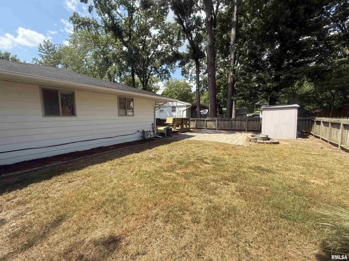 1007 WILLOW Street, Carbondale, Illinois 62901, 2 Bedrooms Bedrooms, 0 ,1 BathroomBathrooms,Residential,For Sale,WILLOW,0,RMAEB459304