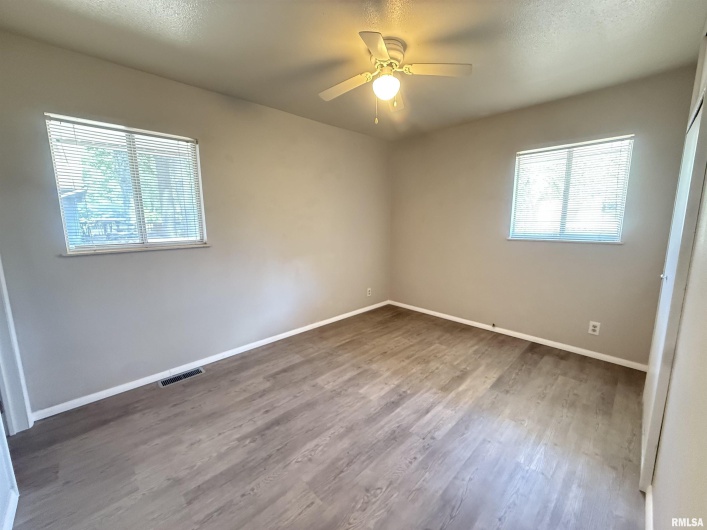 1007 WILLOW Street, Carbondale, Illinois 62901, 2 Bedrooms Bedrooms, 0 ,1 BathroomBathrooms,Residential,For Sale,WILLOW,0,RMAEB459304