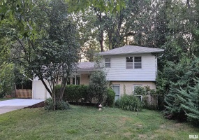 1608 BRIARWOOD Drive, Carbondale, Illinois 62901, 4 Bedrooms Bedrooms, 0 ,3 BathroomsBathrooms,Residential,For Sale,BRIARWOOD,0,RMAEB458062