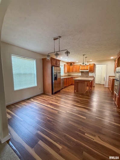 8860 Shawnee Hill Road, Shawneetown, Illinois 62946, 3 Bedrooms Bedrooms, 0 ,2 BathroomsBathrooms,Residential,For Sale,Shawnee Hill,0,RMAEB459314