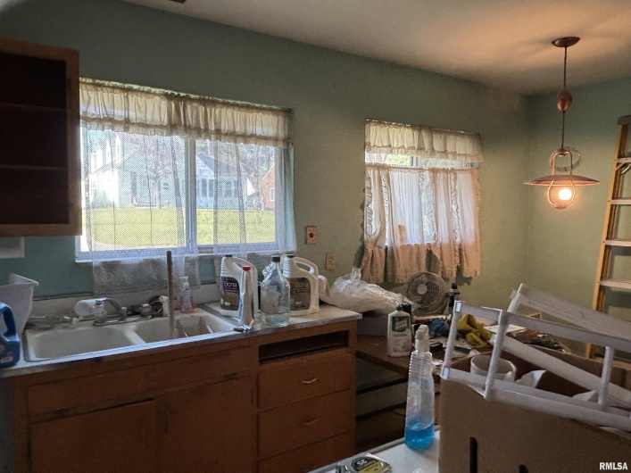 504 GREEN Street, Anna, Illinois 62906, 3 Bedrooms Bedrooms, 0 ,2 BathroomsBathrooms,Residential,For Sale,GREEN,0,RMAEB459315