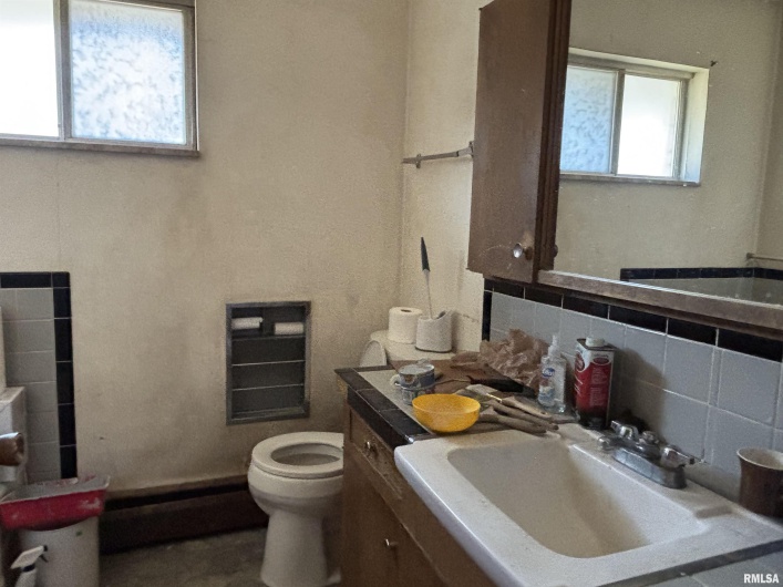 504 GREEN Street, Anna, Illinois 62906, 3 Bedrooms Bedrooms, 0 ,2 BathroomsBathrooms,Residential,For Sale,GREEN,0,RMAEB459315