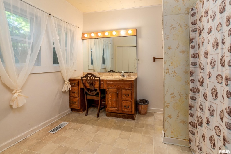 270 Contentment Road, Makanda, Illinois 62958, 4 Bedrooms Bedrooms, 0 ,3 BathroomsBathrooms,Residential,For Sale,Contentment,0,RMAEB459316
