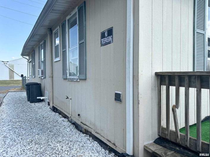 105 27TH Street, Herrin, Illinois 62948, 2 Bedrooms Bedrooms, 0 ,1 BathroomBathrooms,Residential,For Sale,27TH,0,RMAEB459319