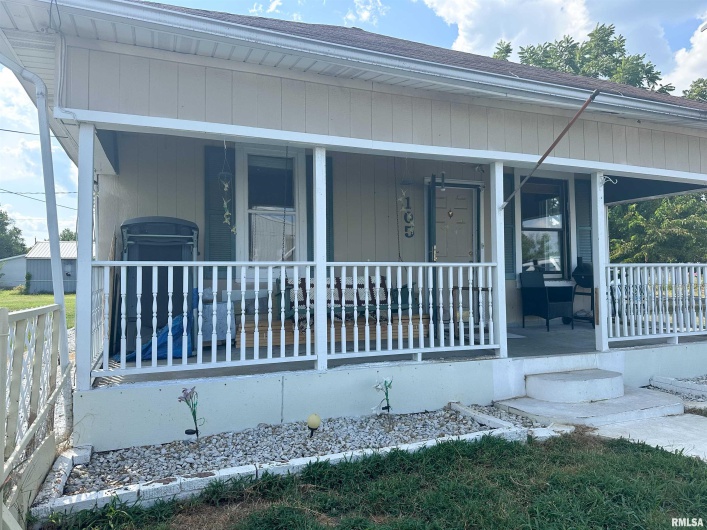 105 27TH Street, Herrin, Illinois 62948, 2 Bedrooms Bedrooms, 0 ,1 BathroomBathrooms,Residential,For Sale,27TH,0,RMAEB459319