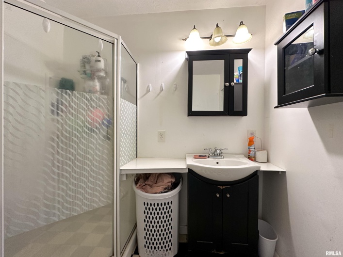 105 27TH Street, Herrin, Illinois 62948, 2 Bedrooms Bedrooms, 0 ,1 BathroomBathrooms,Residential,For Sale,27TH,0,RMAEB459319