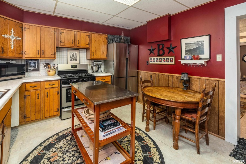 1318 OLIVE Street, Murphysboro, Illinois 62966, 2 Bedrooms Bedrooms, 0 ,1 BathroomBathrooms,Residential,For Sale,OLIVE,0,RMAEB459322