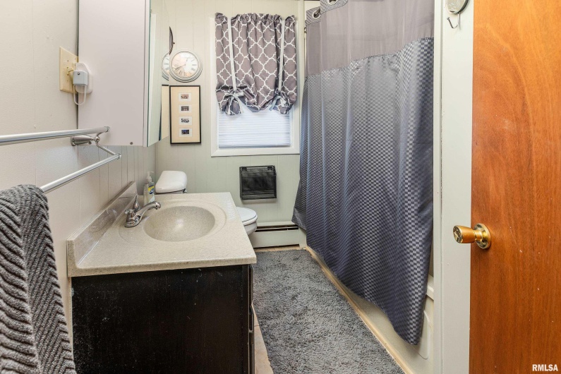 1318 OLIVE Street, Murphysboro, Illinois 62966, 2 Bedrooms Bedrooms, 0 ,1 BathroomBathrooms,Residential,For Sale,OLIVE,0,RMAEB459322