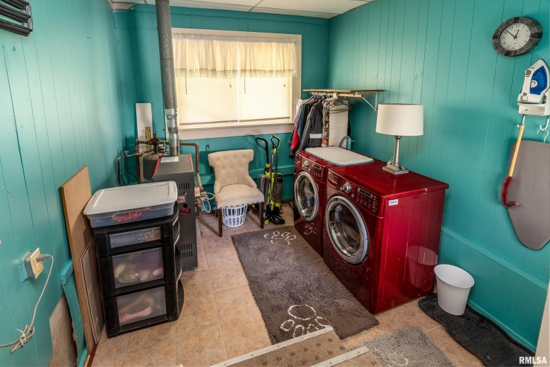 1318 OLIVE Street, Murphysboro, Illinois 62966, 2 Bedrooms Bedrooms, 0 ,1 BathroomBathrooms,Residential,For Sale,OLIVE,0,RMAEB459322
