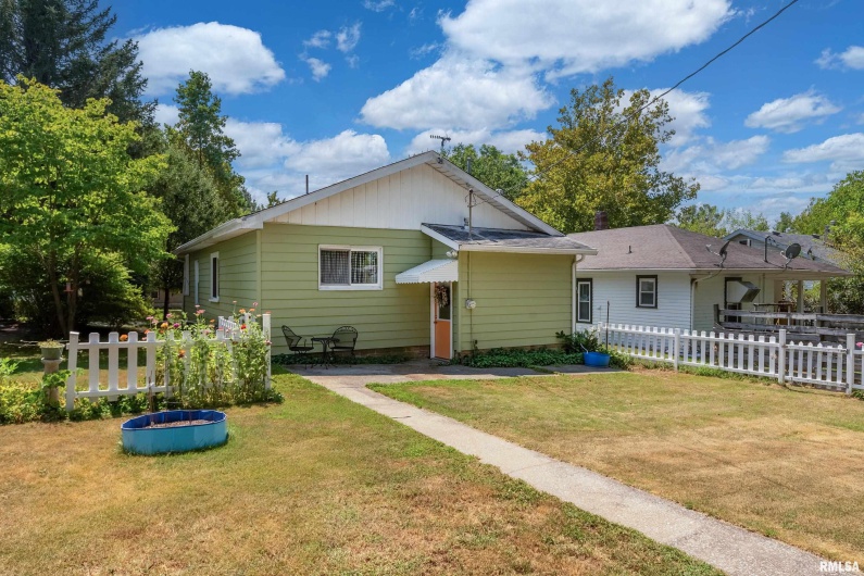 1318 OLIVE Street, Murphysboro, Illinois 62966, 2 Bedrooms Bedrooms, 0 ,1 BathroomBathrooms,Residential,For Sale,OLIVE,0,RMAEB459322