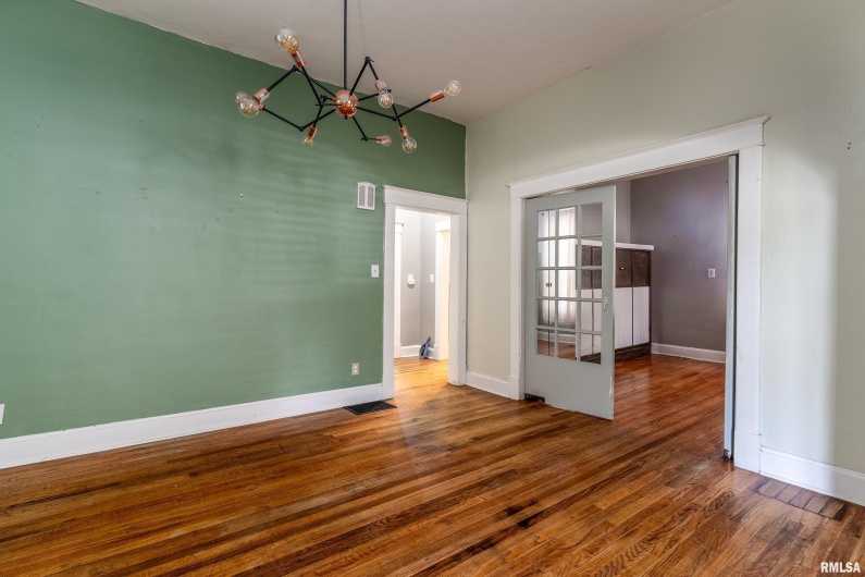 104 SPRINGER Street, Carbondale, Illinois 62901, 1 Bedroom Bedrooms, 0 ,1 BathroomBathrooms,Residential,For Sale,SPRINGER,0,RMAEB459325