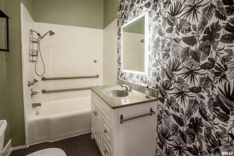 104 SPRINGER Street, Carbondale, Illinois 62901, 1 Bedroom Bedrooms, 0 ,1 BathroomBathrooms,Residential,For Sale,SPRINGER,0,RMAEB459325