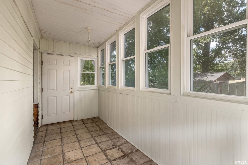 104 SPRINGER Street, Carbondale, Illinois 62901, 1 Bedroom Bedrooms, 0 ,1 BathroomBathrooms,Residential,For Sale,SPRINGER,0,RMAEB459325