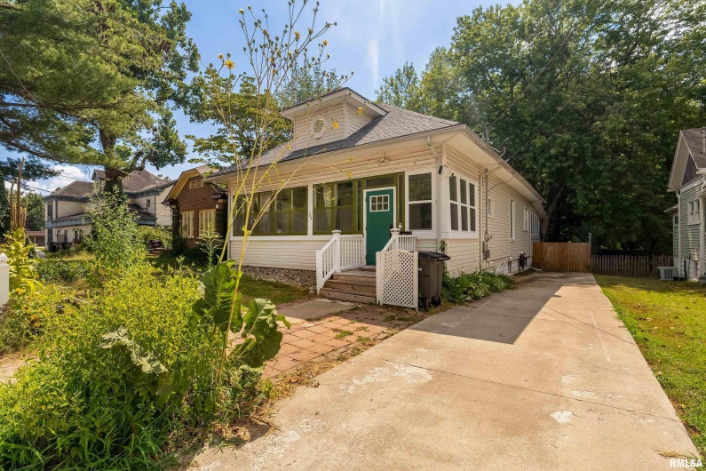 104 SPRINGER Street, Carbondale, Illinois 62901, 1 Bedroom Bedrooms, 0 ,1 BathroomBathrooms,Residential,For Sale,SPRINGER,0,RMAEB459325