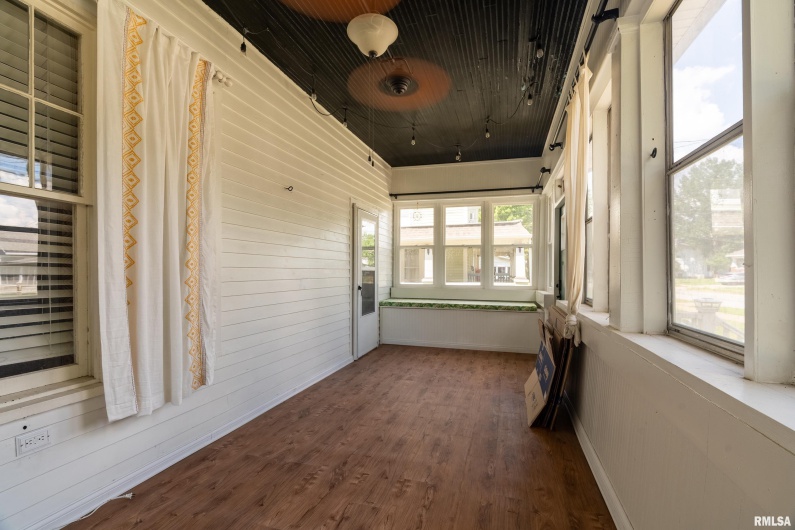 104 SPRINGER Street, Carbondale, Illinois 62901, 1 Bedroom Bedrooms, 0 ,1 BathroomBathrooms,Residential,For Sale,SPRINGER,0,RMAEB459325