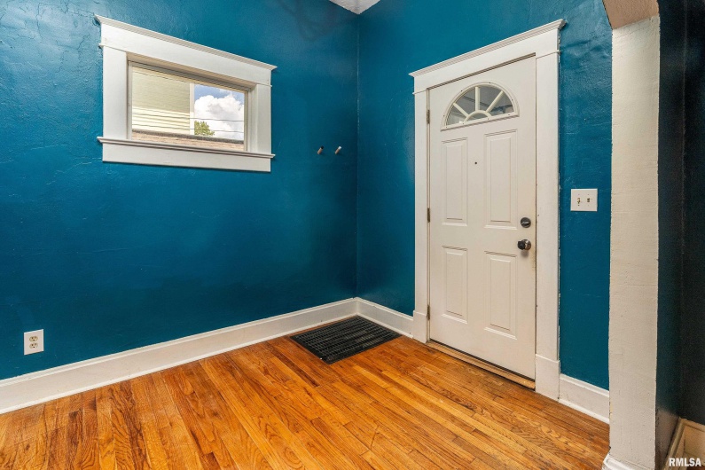 104 SPRINGER Street, Carbondale, Illinois 62901, 1 Bedroom Bedrooms, 0 ,1 BathroomBathrooms,Residential,For Sale,SPRINGER,0,RMAEB459325