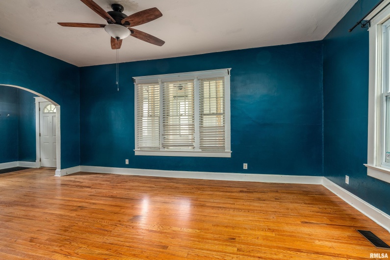 104 SPRINGER Street, Carbondale, Illinois 62901, 1 Bedroom Bedrooms, 0 ,1 BathroomBathrooms,Residential,For Sale,SPRINGER,0,RMAEB459325