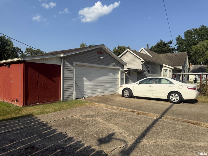 401 23RD Street, Herrin, Illinois 62948, 2 Bedrooms Bedrooms, 0 ,1 BathroomBathrooms,Residential,For Sale,23RD,0,RMAEB459328