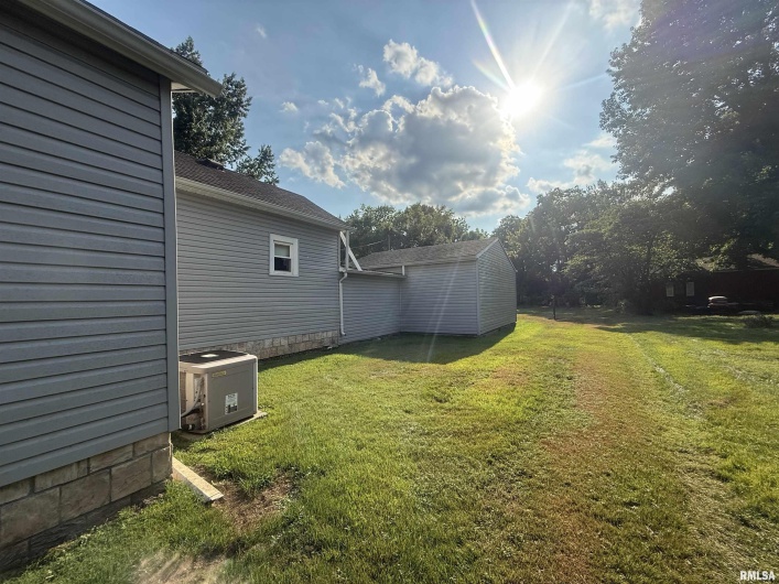 401 23RD Street, Herrin, Illinois 62948, 2 Bedrooms Bedrooms, 0 ,1 BathroomBathrooms,Residential,For Sale,23RD,0,RMAEB459328