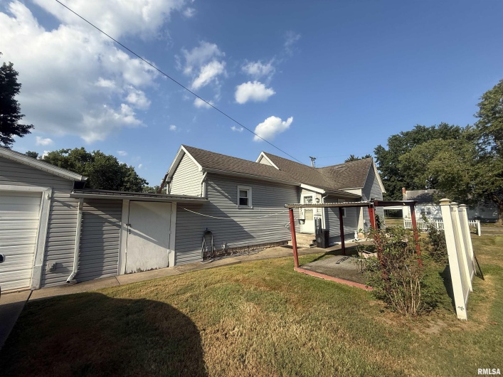 401 23RD Street, Herrin, Illinois 62948, 2 Bedrooms Bedrooms, 0 ,1 BathroomBathrooms,Residential,For Sale,23RD,0,RMAEB459328